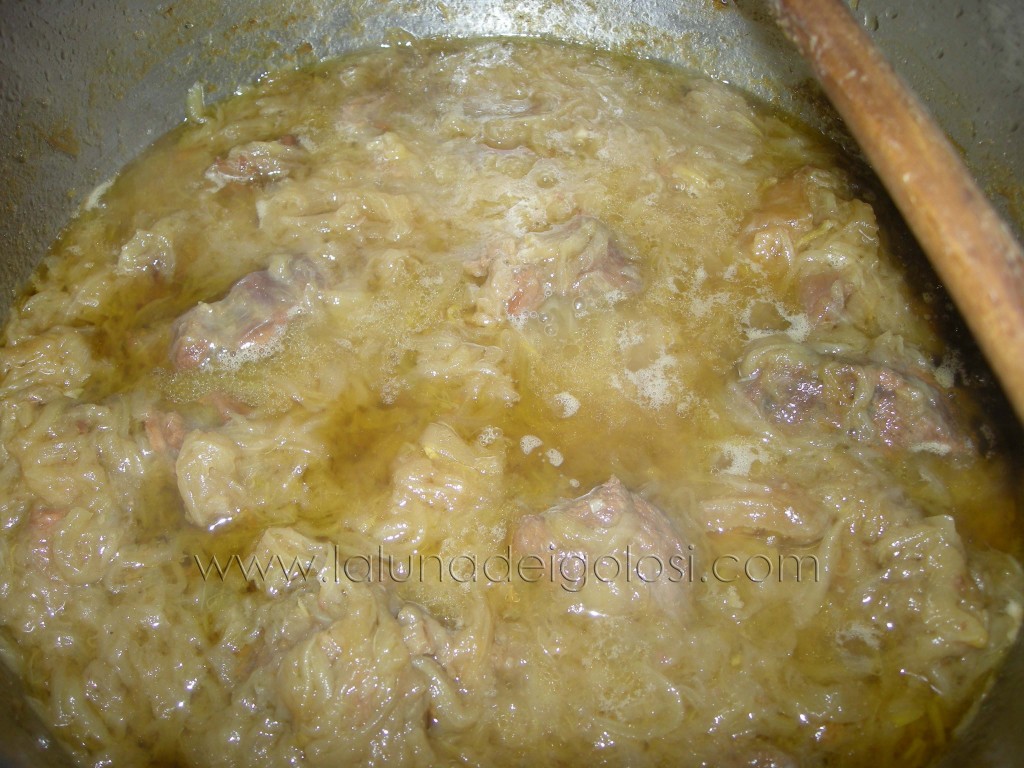 dopo circa tre ore il sugo è pronto dopo circa tre ore il sugo è pronto