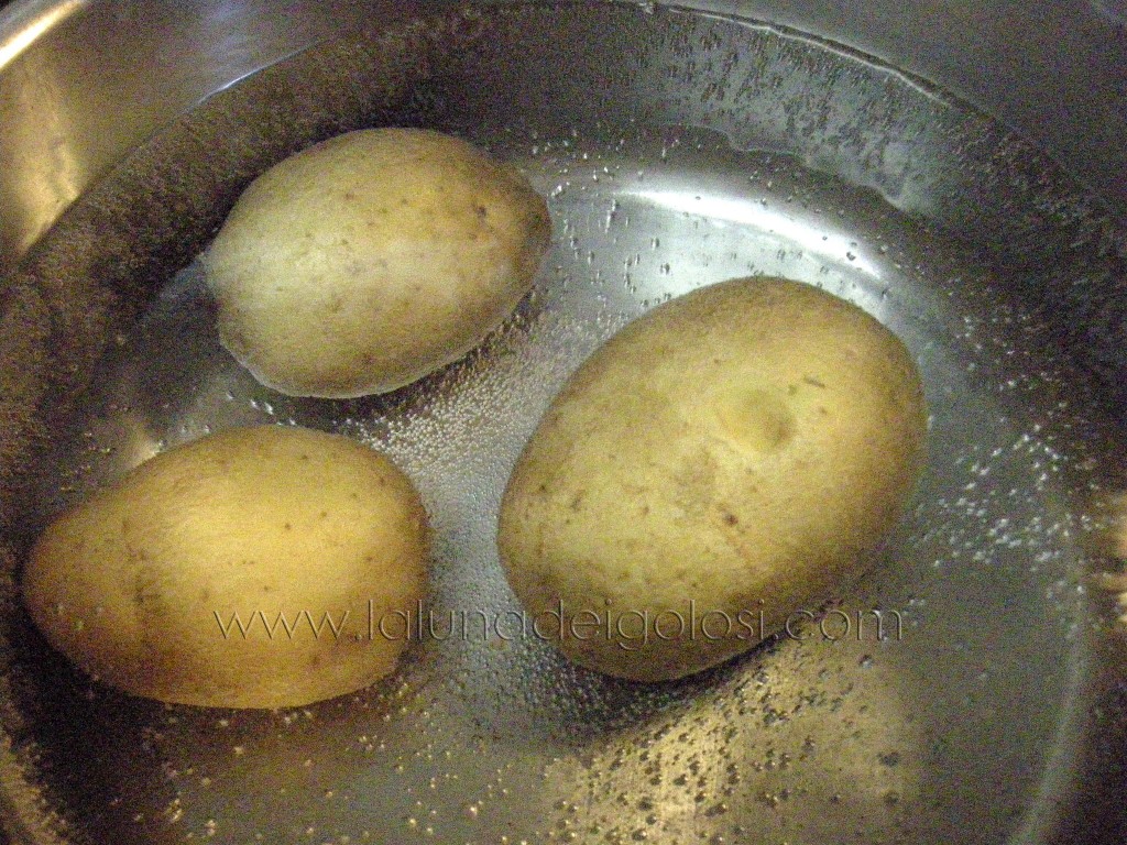 metti a cuocere 3 patate