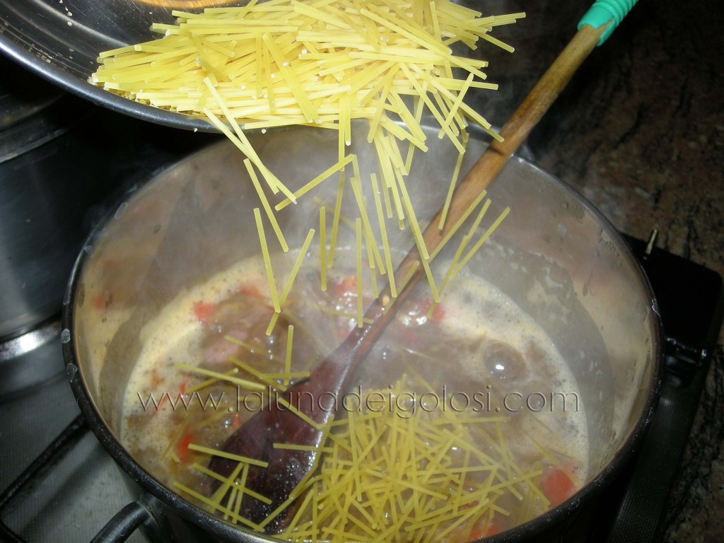 poi metti la pasta: spaghetti