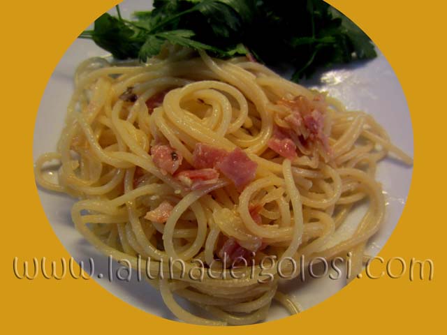 pasta con cotto e cipolla: il piatto è pronto!