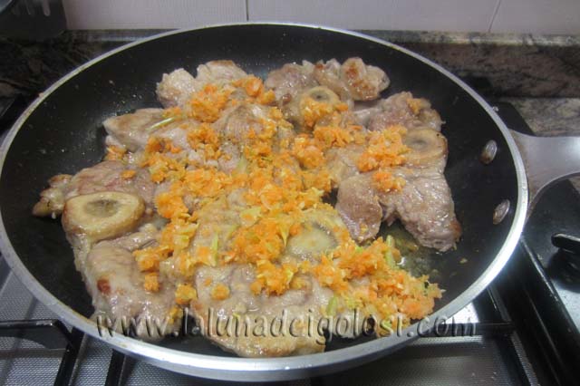 il trito di aglio, carota cipolla e sedano il trito di aglio, carota cipolla e sedano