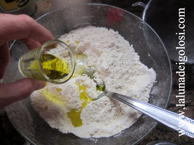 versa l'olio versa l'olio