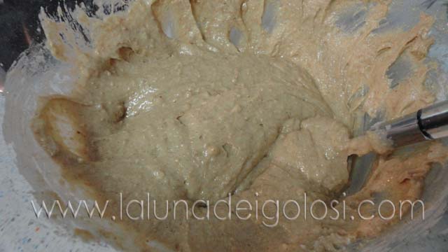 Torta al grano saraceno: impasto con albumi incorporati